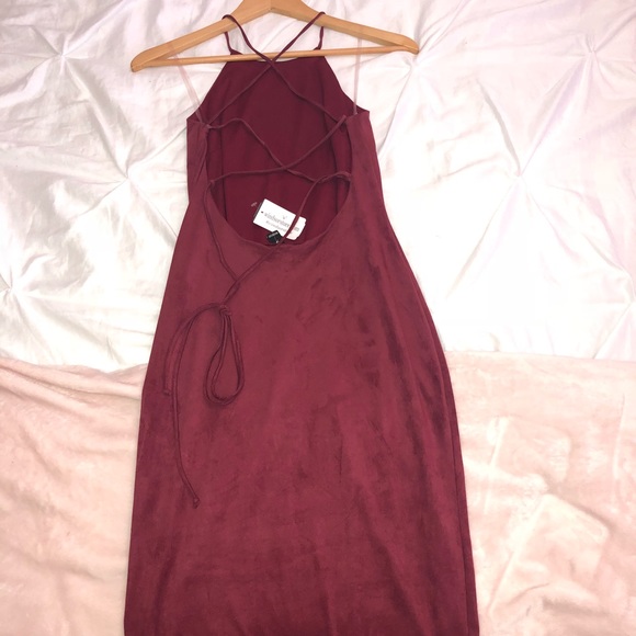 Burgundy open back tight fitting midi dress - Picture 3 of 5